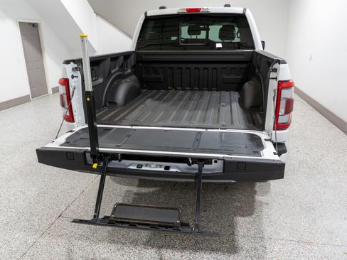 Used 2022 Ford F150 Lariat w/ Equipment Group 502A High image 11