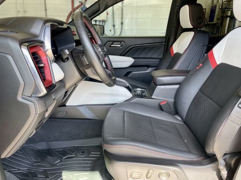 Used 2024 GMC Canyon AT4X AWD/4WD image 14