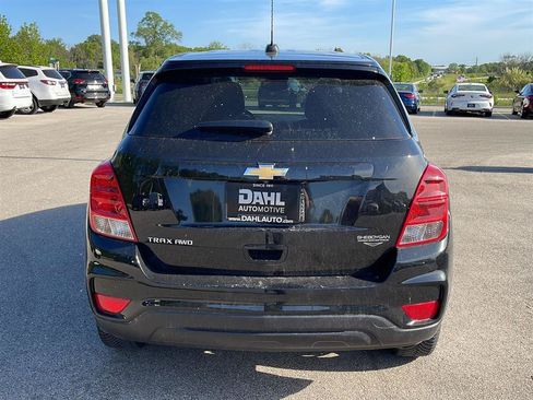 Used 2020 Chevrolet Trax LS w/ Tint and Cruise Package AWD/4WD image 13