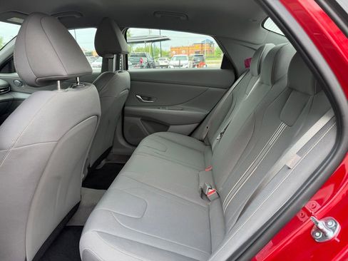 Used 2025 Hyundai Elantra SEL FWD image 6