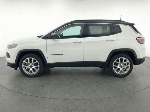 Used 2025 Jeep Compass Limited image 5