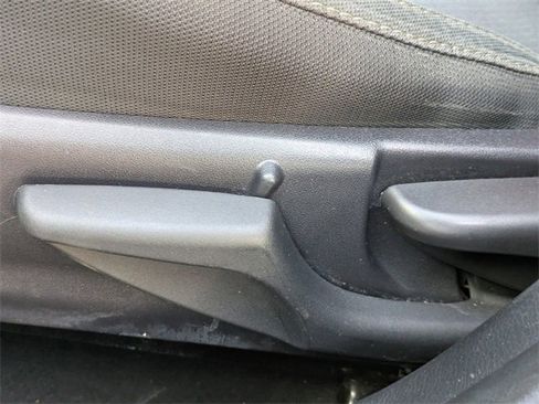 Used 2019 Toyota Corolla LE image 19