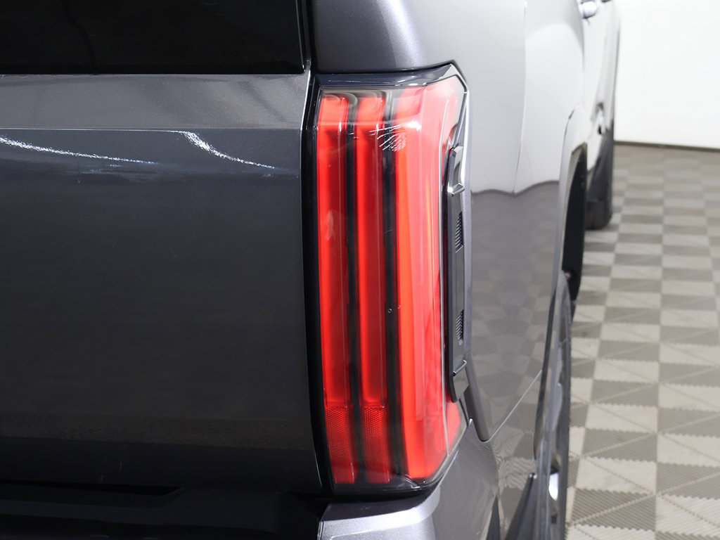 Used 2022 Toyota Tundra Platinum AWD/4WD image 18