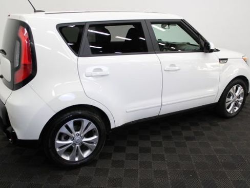 Used 2016 Kia Soul + w/ Audio Package FWD image 5