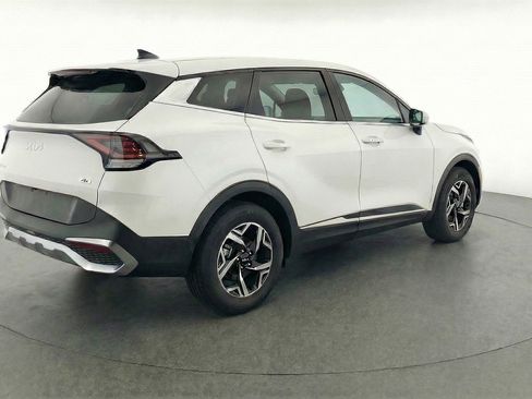 Used 2025 Kia Sportage LX image 7