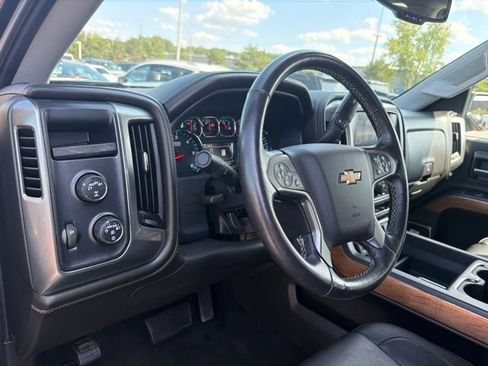 Used 2018 Chevrolet Silverado 1500 LTZ w/ LTZ Plus Package AWD/4WD image 15