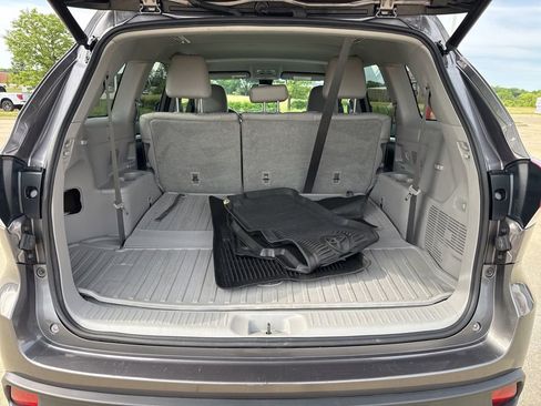 Used 2018 Toyota Highlander Plus AWD/4WD image 20