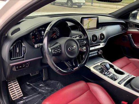Used 2019 Kia Stinger GT2 image 17