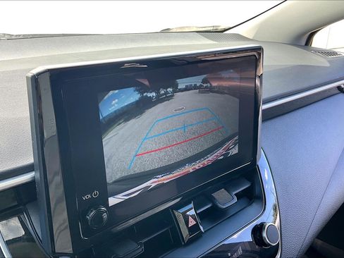 Used 2025 Toyota Corolla LE FWD image 26