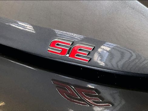 Used 2023 Toyota Corolla SE image 9