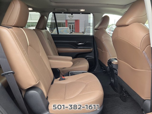 Used 2024 Toyota Grand Highlander AWD image 22