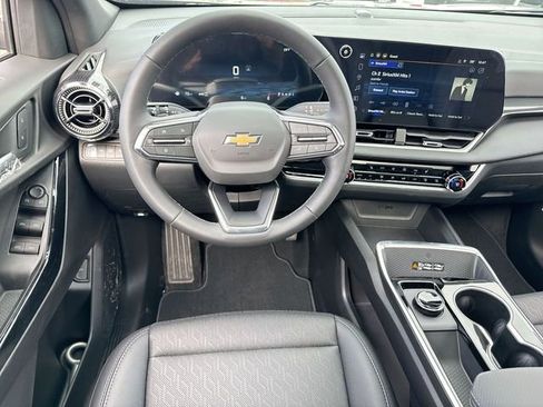 New 2026 Chevrolet Equinox LT w/ Convenience Package II AWD/4WD image 14