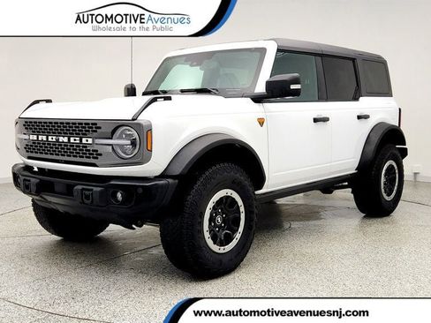 Used 2025 Ford Bronco Badlands image 1