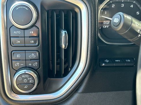 Used 2019 GMC Sierra 1500 AT4 w/ Off Road Performance Package image 27