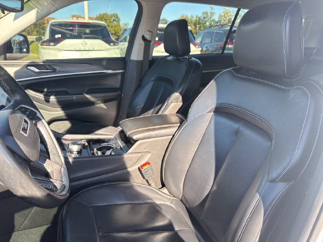 Used 2021 Jeep Grand Cherokee L Limited AWD/4WD image 13