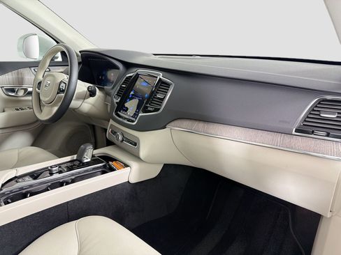 Used 2023 Volvo XC90 B6 Plus w/ Protection Package Premier image 32