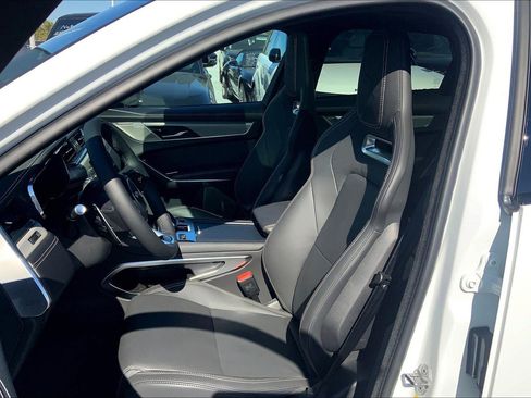 New 2026 Jaguar F-PACE R-Dynamic S image 5