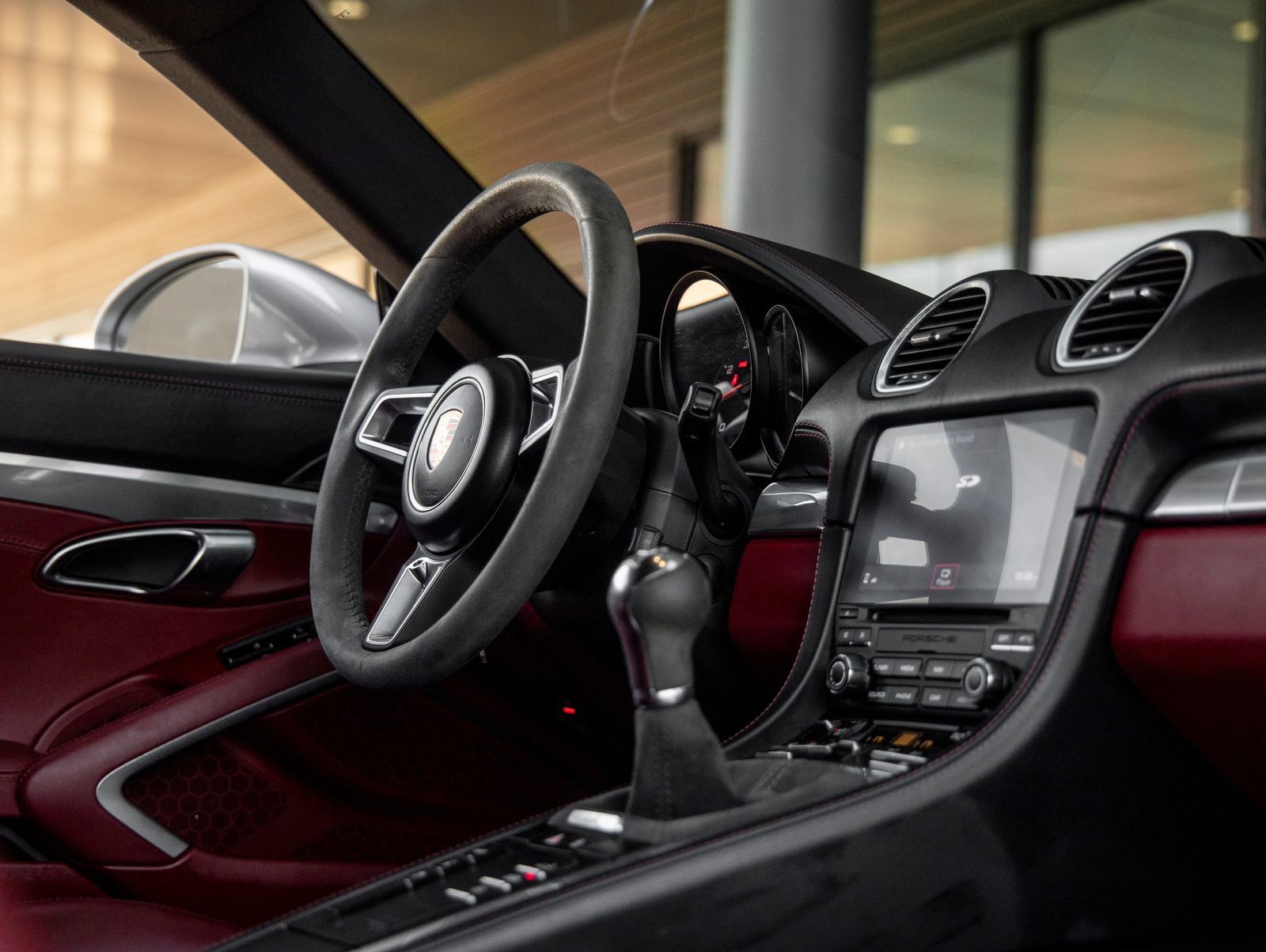 Certified 2019 Porsche 718 Cayman RWD image 37