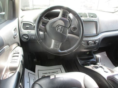 Used 2016 Dodge Journey Crossroad w/ Popular Equipment Group FWD image 9