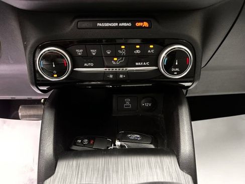 Used 2022 Ford Escape SE FWD image 25
