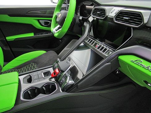 Used 2022 Lamborghini Urus AWD/4WD image 35