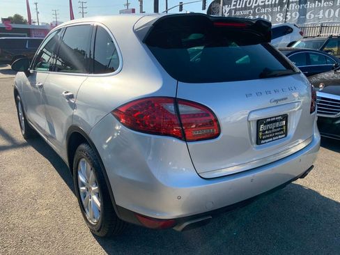 Used 2012 Porsche Cayenne AWD/4WD image 9