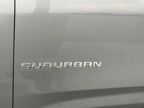 Used 2026 Chevrolet Suburban High Country w/ Sun And Tow Package RWD image 5