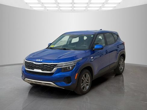 Used 2023 Kia Seltos LX AWD/4WD image 4