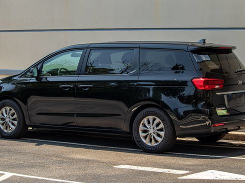 Used 2020 Kia Sedona LX FWD image 7