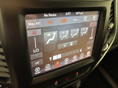 Used 2021 Jeep Cherokee Latitude Lux w/ Comfort/Convenience Group FWD image 34