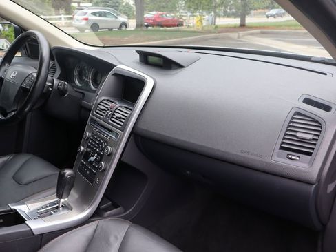 Used 2010 Volvo XC60 T6 AWD/4WD image 17