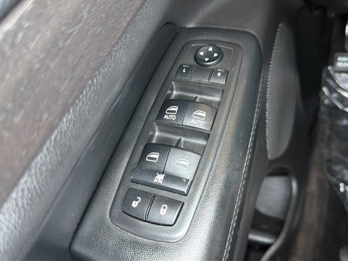 Used 2018 Jeep Grand Cherokee Altitude image 19