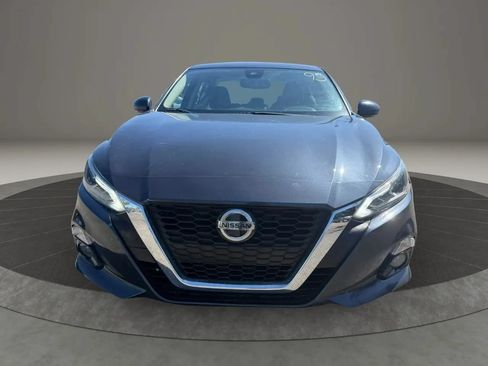 Used 2019 Nissan Altima 2.5 SL FWD image 2