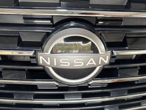 Used 2025 Nissan Rogue SV AWD/4WD image 23
