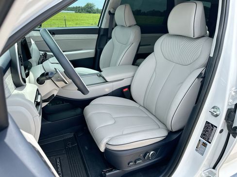 Used 2025 Hyundai Palisade Calligraphy FWD image 11