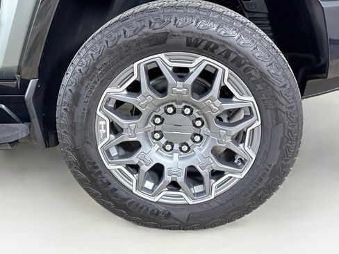 Used 2024 GMC Hummer EV 3X AWD/4WD image 34