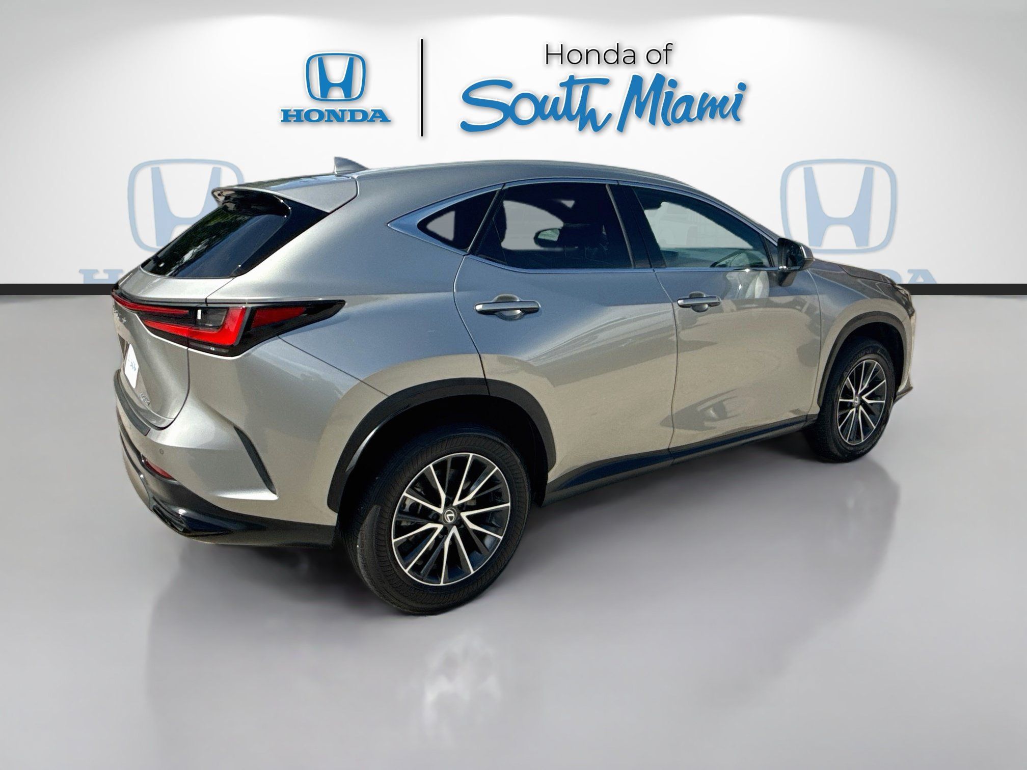 Used 2024 Lexus NX 250 FWD w/ Cold Area Package image 7