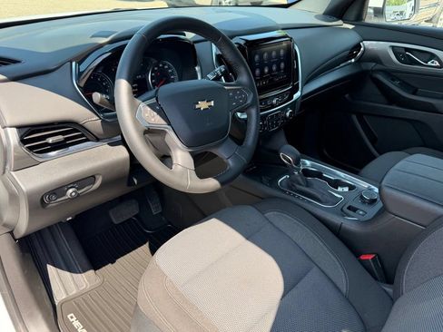Used 2023 Chevrolet Traverse LT AWD/4WD image 6