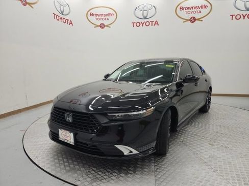 Used 2024 Honda Accord Touring image 2