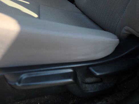 Used 2017 Honda HR-V LX image 11