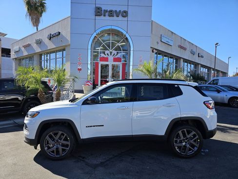 New 2026 Jeep Compass Latitude image 4