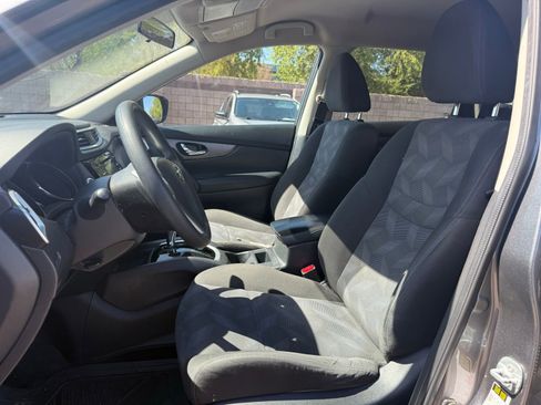 Used 2016 Nissan Rogue SV FWD image 12