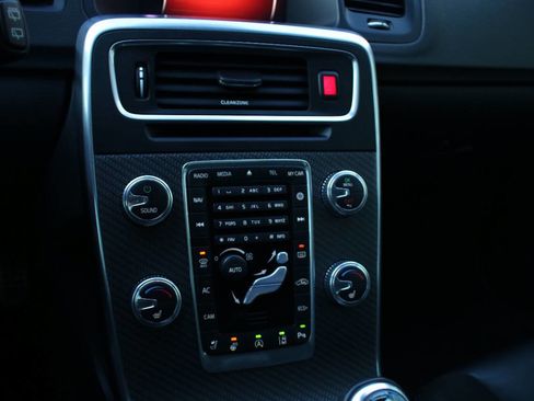 Used 2018 Volvo V60 T6 Polestar image 40