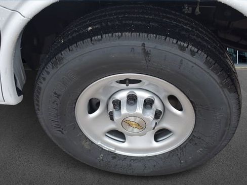 New 2025 Chevrolet Express 2500 Extended image 12