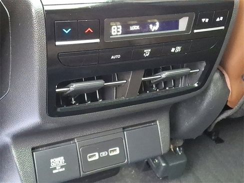 Used 2024 Acura MDX SH-AWD w/ Technology Package image 12