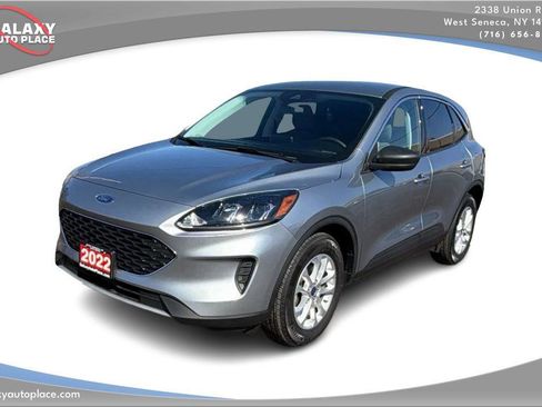 Used 2022 Ford Escape SE image 1