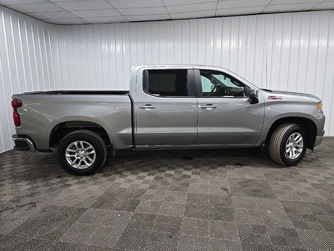 Used 2023 Chevrolet Silverado 1500 LT w/ Z71 Off-Road Package image 2