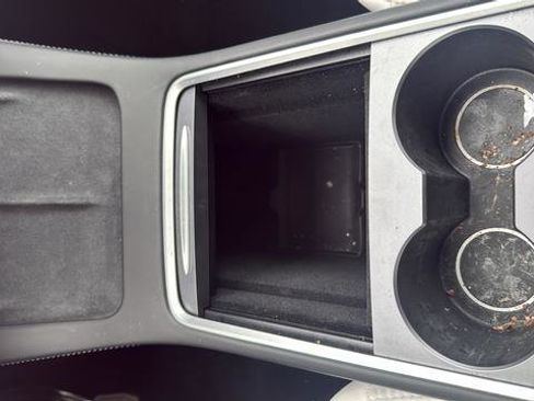 Used 2024 Tesla Model Y 2WD image 8