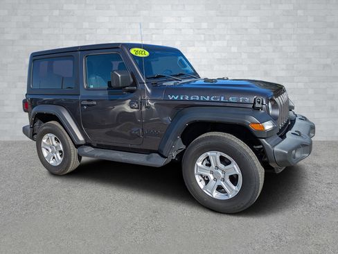 Used 2022 Jeep Wrangler Sport S image 2