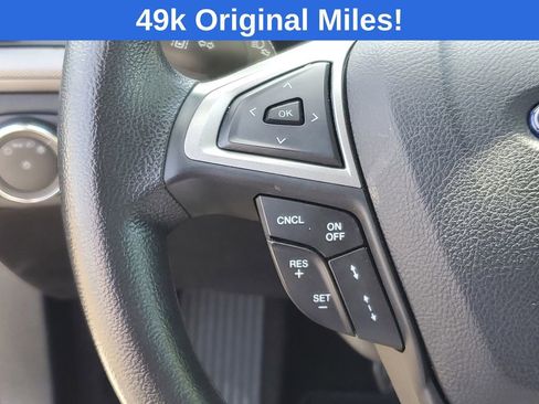 Used 2020 Ford Fusion SE FWD image 16